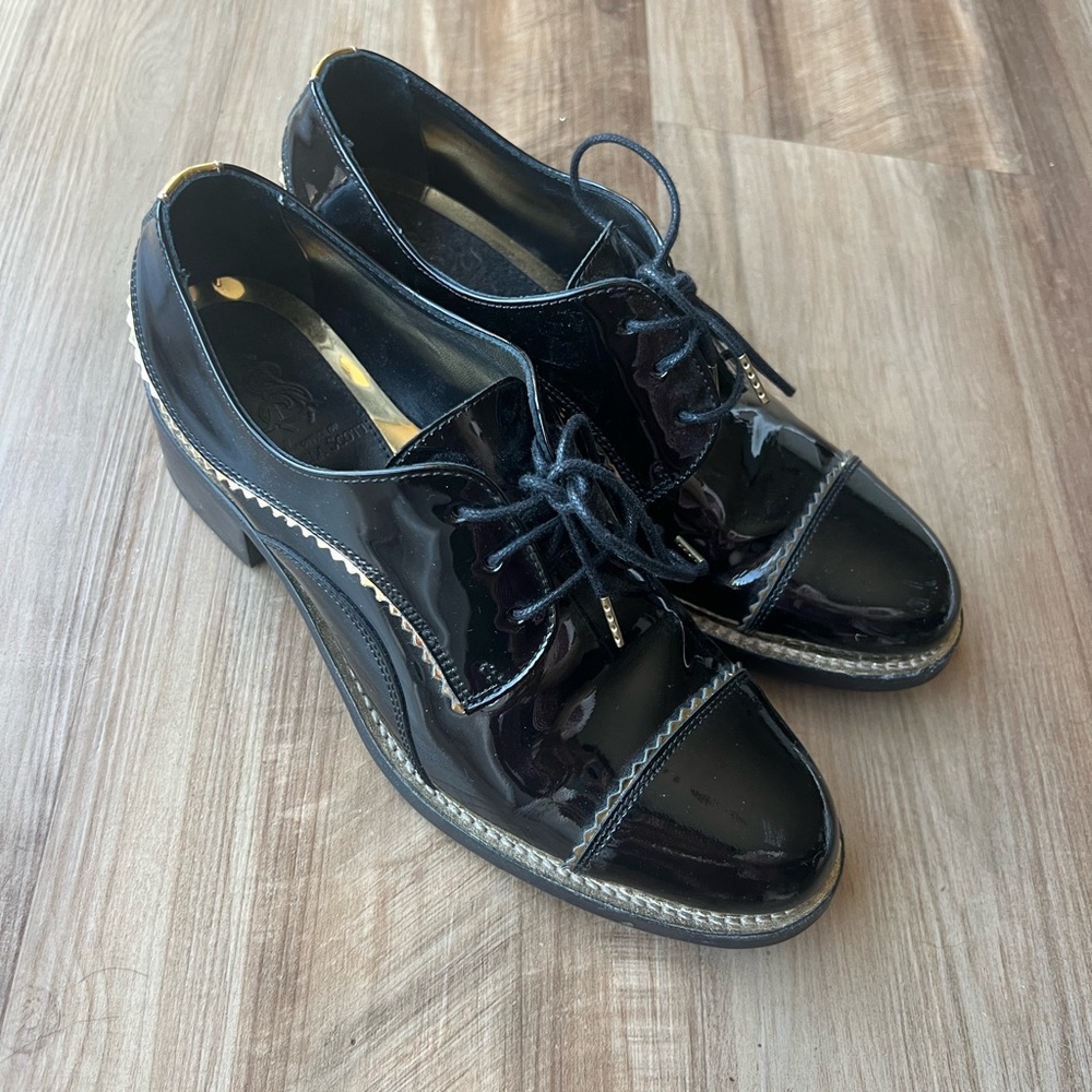 The office of Angela Scott patent leather heeled oxfords size 36